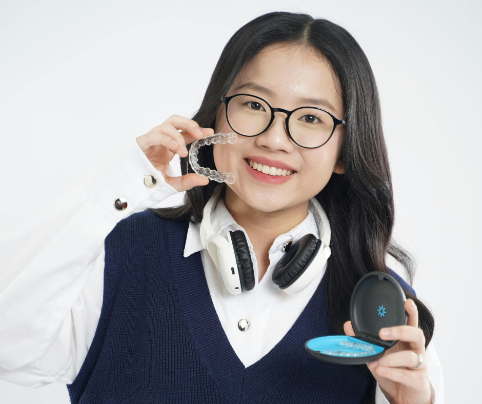 Discover 12 essential Invisalign tips to speed up results, improve comfort, and maintain oral health during your clear aligner treatment.