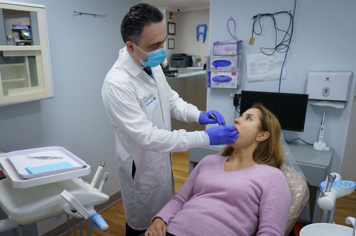 Learn how to insert a new Invisalign tray properly with these 7 simple steps for a smoother, more comfortable treatment experience.